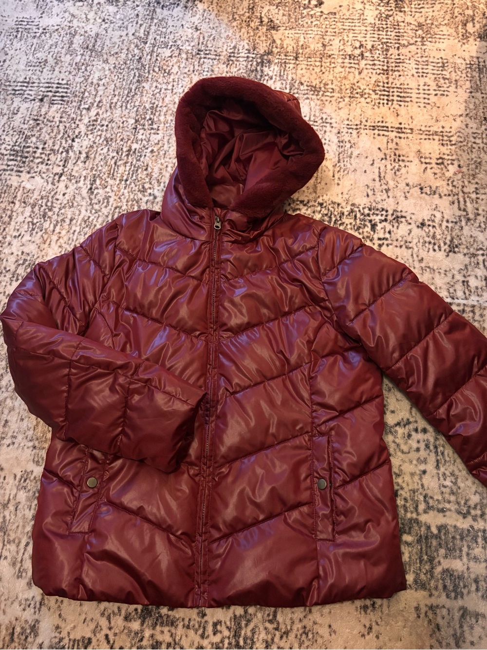 Hooded Puffer Jacket in Burgundy